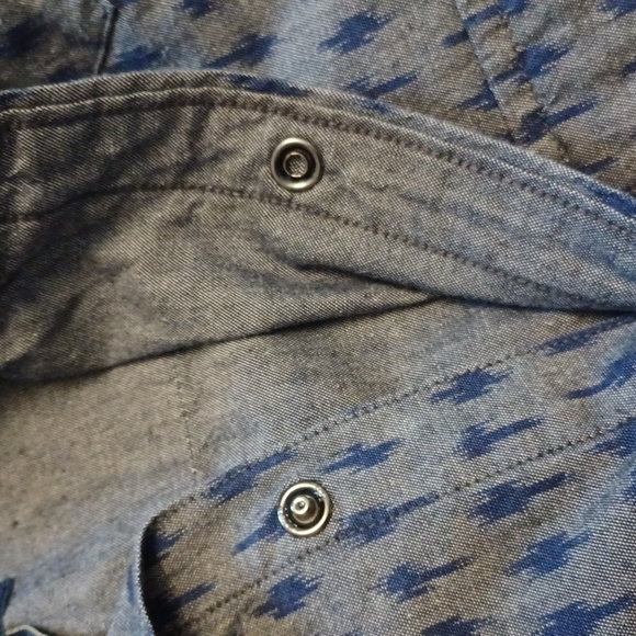 American Eagle Slim Fit Western Denin Snap Front Long Sleeve Shirt - Picture 8 of 11